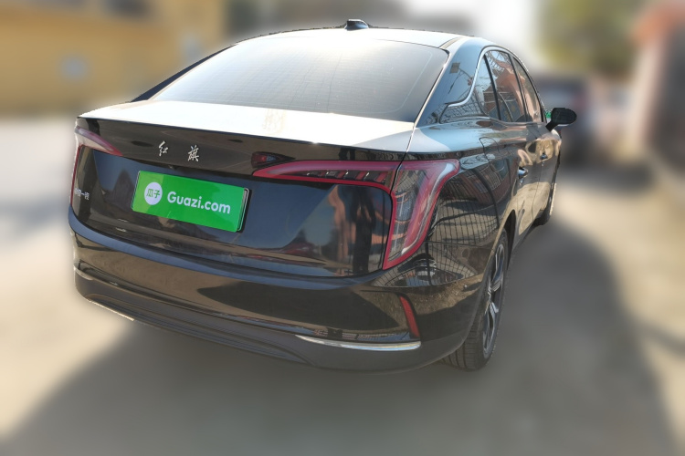 红旗E-QM5 2021款 充电 旗享版车身外观7