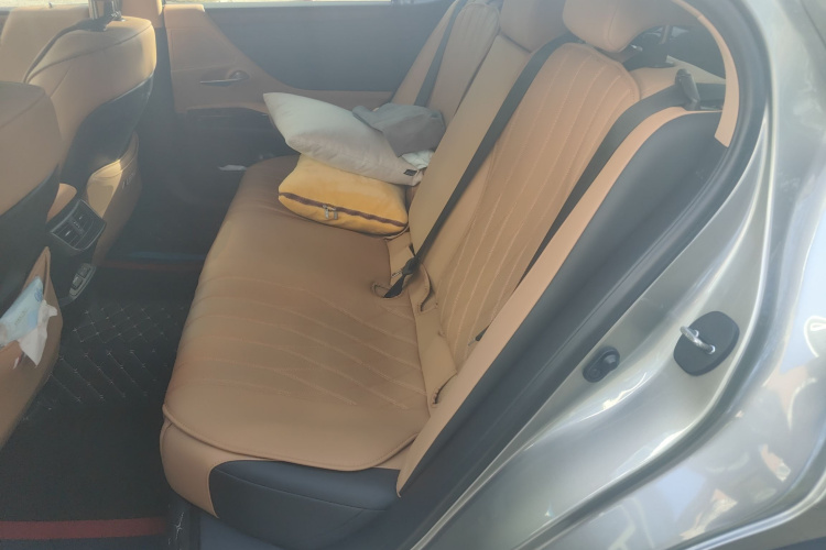 雷克萨斯ES 2024款 200 臻享版中控内饰21