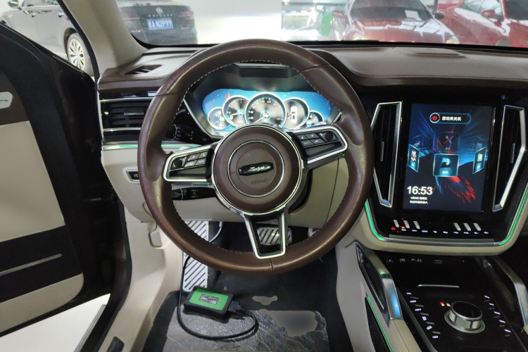 众泰T700 2017款 1.8T 双离合尊贵型中控内饰13