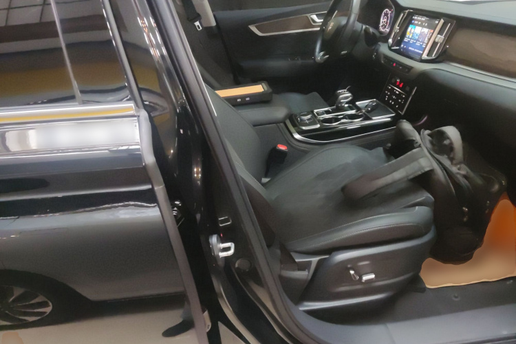 红旗HS7 2022款 2.0T DCT两驱智联旗享版 五座局部细节41