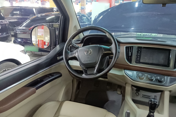 东风风行 菱智 2019款 M5L 1.6L 7座豪华型 国VI局部细节13