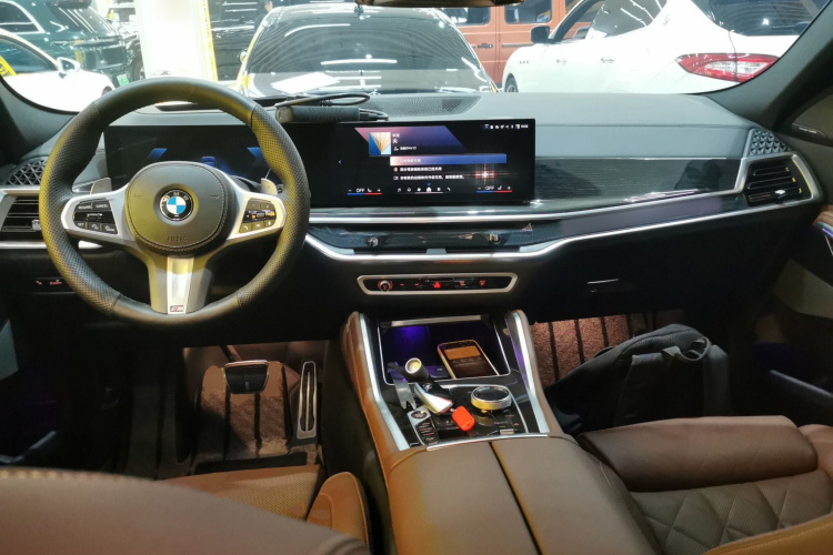 宝马X6 2023款 xDrive40i 尊享型 M运动套装中控内饰12