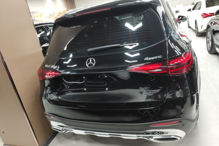 奔驰GLC 2024款  改款 GLC 260 L 4MATIC 豪华型 5座车身外观6