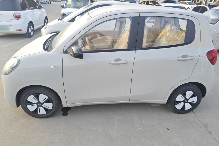 五菱汽车 宏光MINIEV 2025款 四门版 进阶款车身外观4