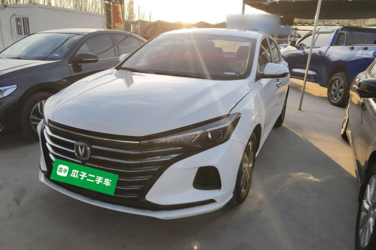 长安 逸动 2020款 PLUS 1.6L GDI 手动豪华型车身外观1