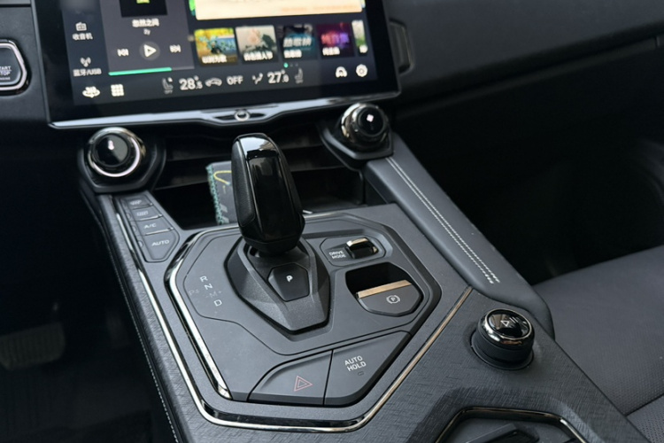 领克01 2021款 2.0TD 四驱劲Halo中控内饰7014