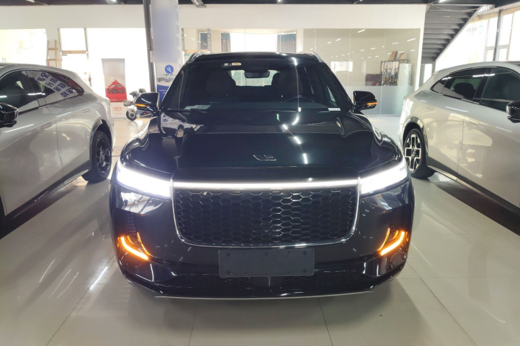 理想汽车 理想ONE 2021款 增程6座版车身外观2