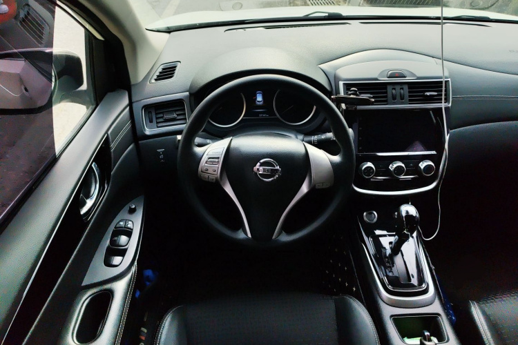 日产 骐达TIIDA 2019款 1.6L CVT智行版 国VI中控内饰13