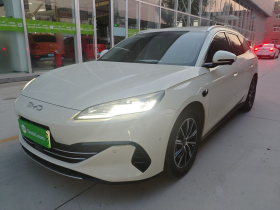 比亚迪 海豹06 DM-i旅行版 2025款 DM-i 80KM尊贵型