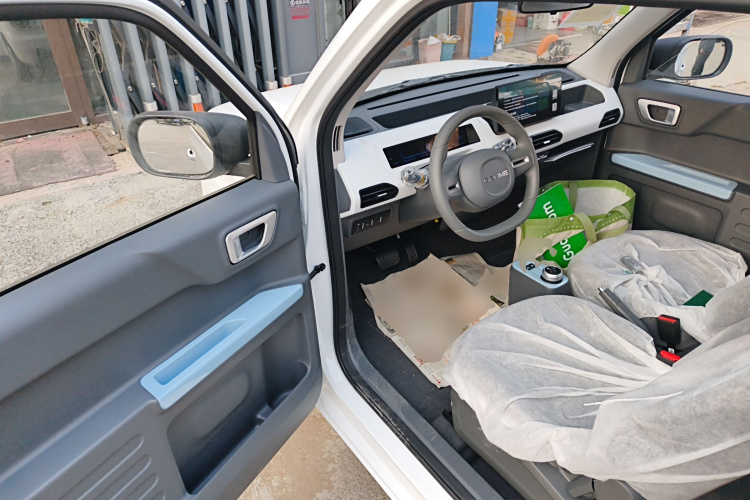 吉利银河 2024款 熊猫mini 200km 耐力熊中控内饰20