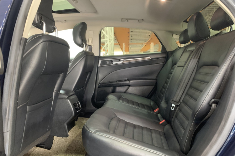 福特 蒙迪欧 2017款 改款 EcoBoost 180 时尚型中控内饰7004