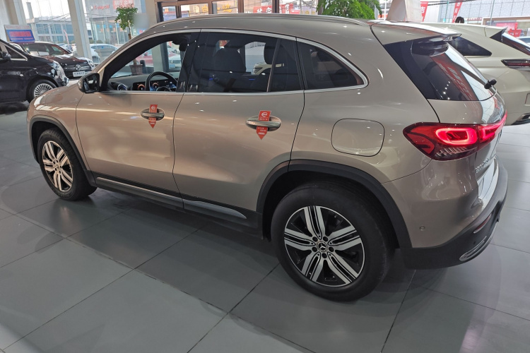 奔驰EQA 2023款 EQA 260车身外观4