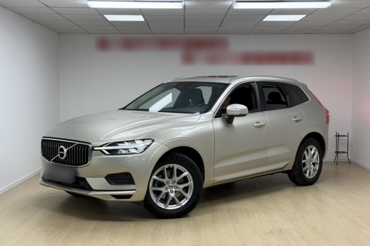 沃尔沃XC60 2018款 T5 四驱智逸版车身外观1