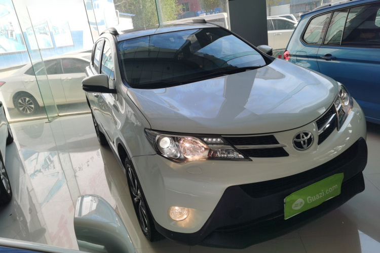 丰田 RAV4荣放 2015款 2.5L 自动四驱精英版车身外观6002