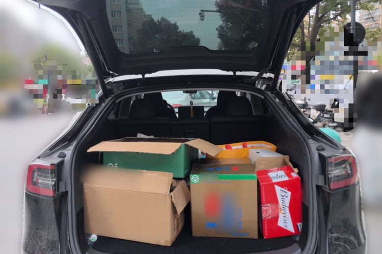 特斯拉 Model Y 2022款 改款 后轮驱动版中控内饰23