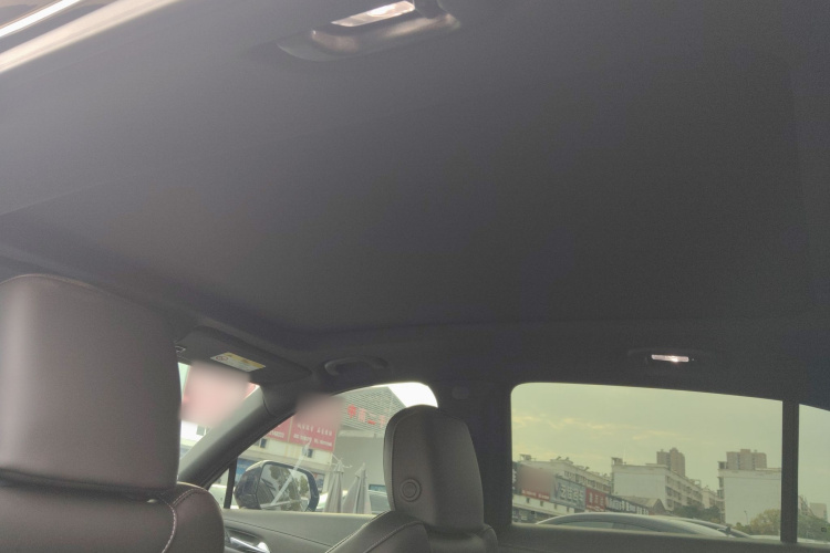 凯迪拉克XT4 2024款 28T 两驱尊贵型中控内饰22