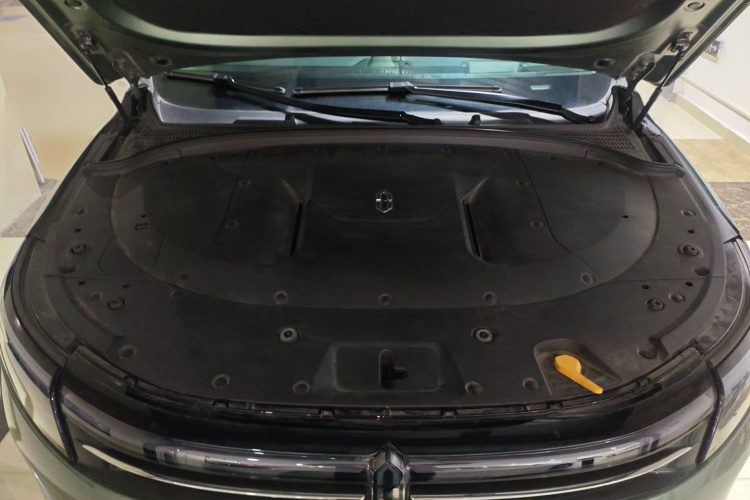 鸿蒙智行 问界M7 2022款 1.5T 四驱旗舰版机舱底盘24