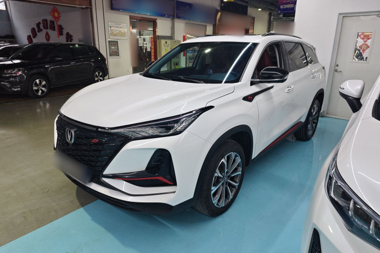 长安CS75 PLUS 2022款 2.0T 自动领航型车身外观4