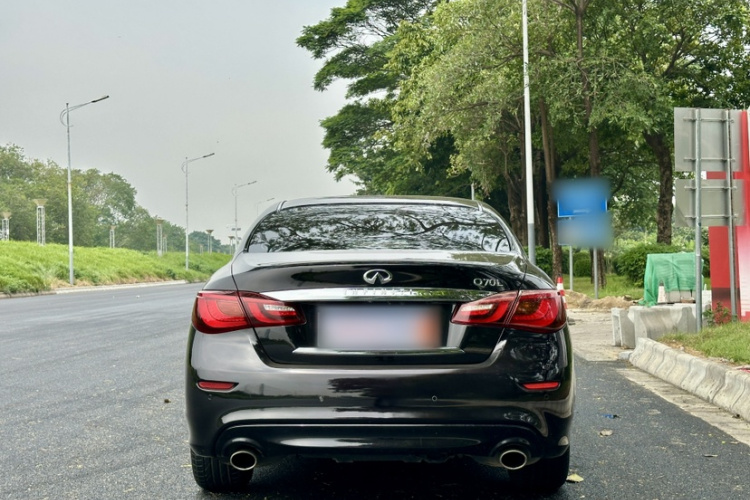 英菲尼迪Q70 2017款 Q70L 2.5L 精英版车身外观6006