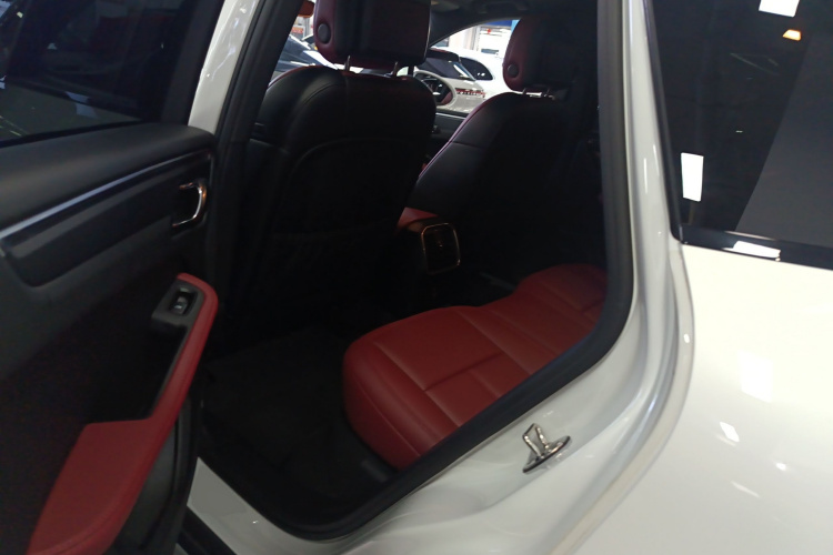 保时捷 2018款 Macan 2.0T中控内饰21