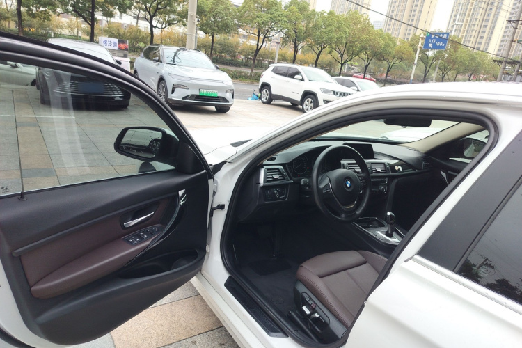 宝马3系 2018款 320Li 时尚型中控内饰20