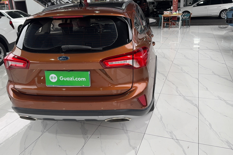 福特 福克斯 2021款 猎装版 EcoBoost 180 自动猎潮型车身外观6006