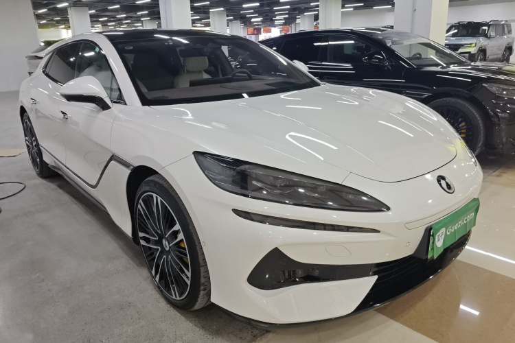 腾势Z9GT 2024款 1100四驱Ultra版车身外观3