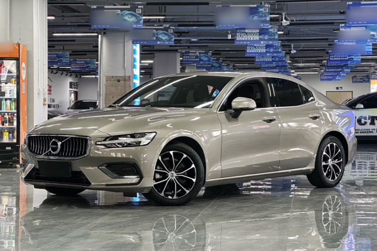 沃尔沃S60 2022款 B4 智逸豪华版车身外观6005