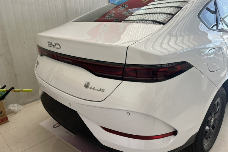 比亚迪 秦PLUS 2025款 DM-i 智驾版 55KM领先型车身外观6004