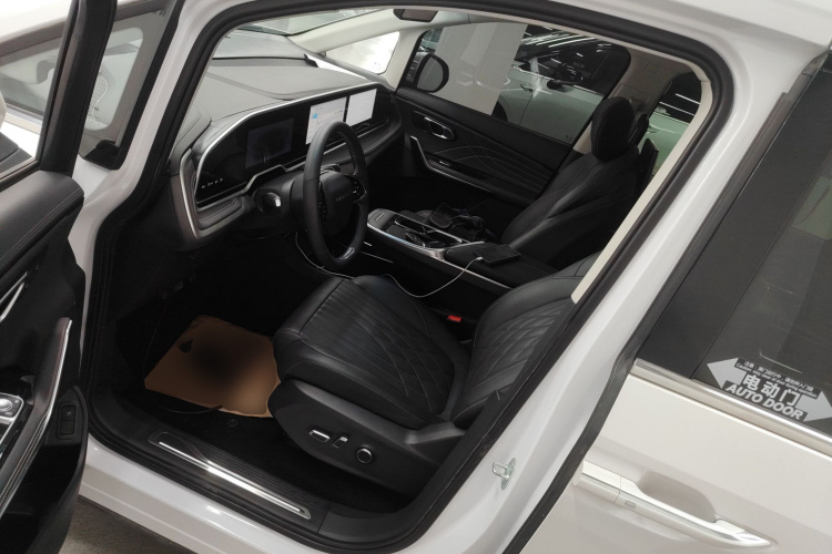 上汽大通MAXUS 大通G90 2022款 2.0T 星际旗舰版中控内饰19