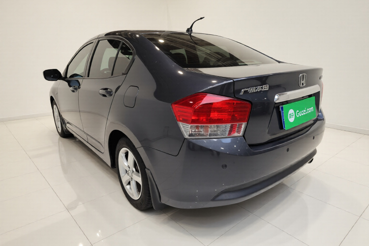 本田 锋范经典 2008款 1.5L 自动精英版车身外观5