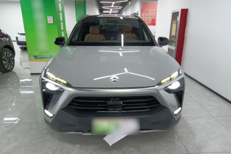 蔚来ES8 2020款 580KM 签名版 六座版车身外观2