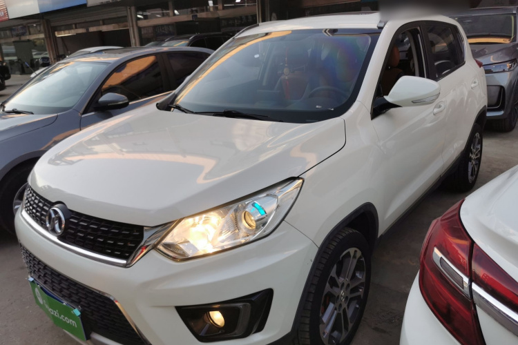 北京汽车 绅宝X35 2016款 1.5L 自动豪华版车身外观1