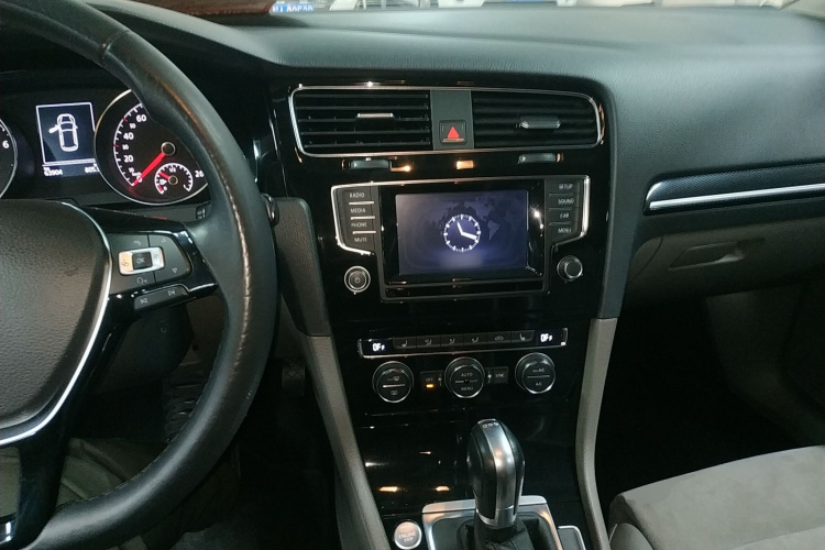 大众 高尔夫 2015款 1.4TSI 自动旗舰型中控内饰12