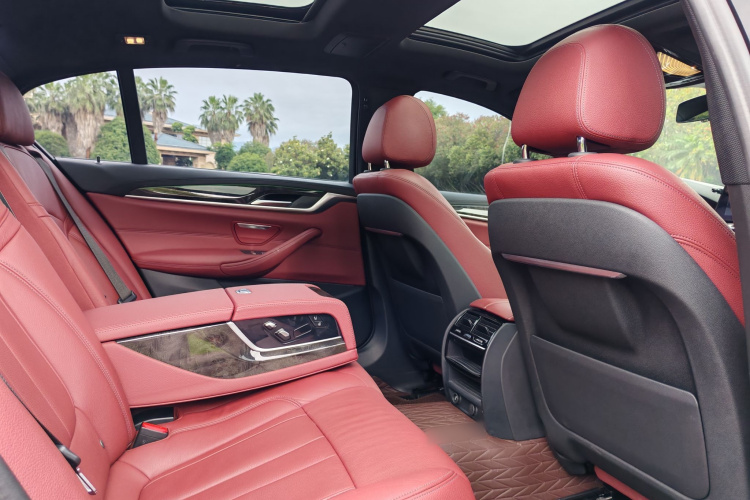 宝马5系 2019款 530Li 领先型 M运动套装中控内饰7003
