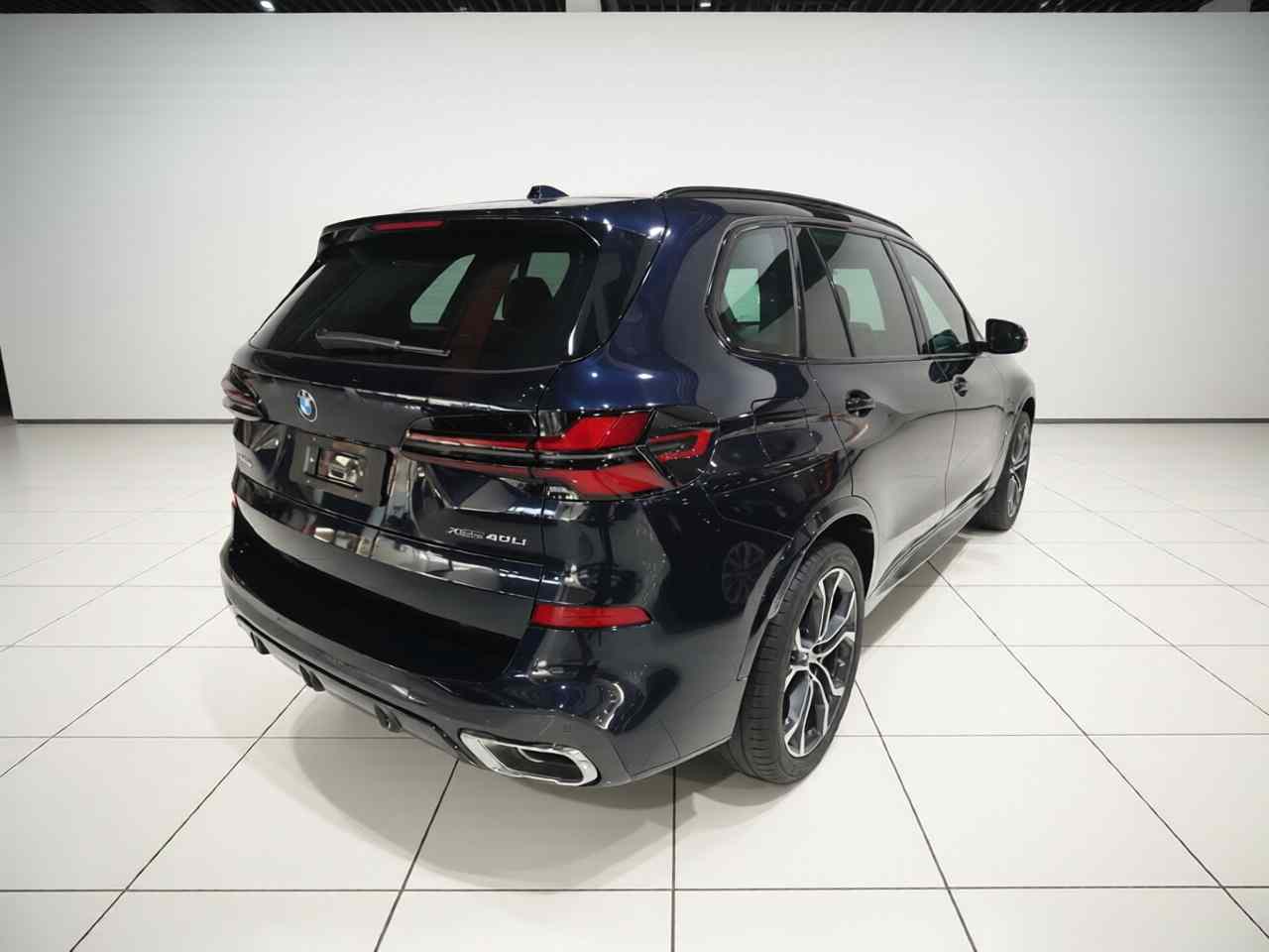 宝马X5 2026款 xDrive 40Li M运动曜夜套装(4)