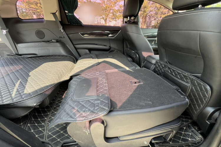 比亚迪 宋MAX 2019款 1.5T 自动智联睿逸天窗型 7座 国VI中控内饰7004