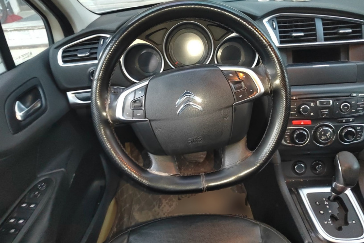 雪铁龙C4L 2013款 1.6THP 自动劲智版中控内饰13