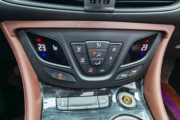 别克 昂科威 2018款 28T 四驱豪华型中控内饰7010