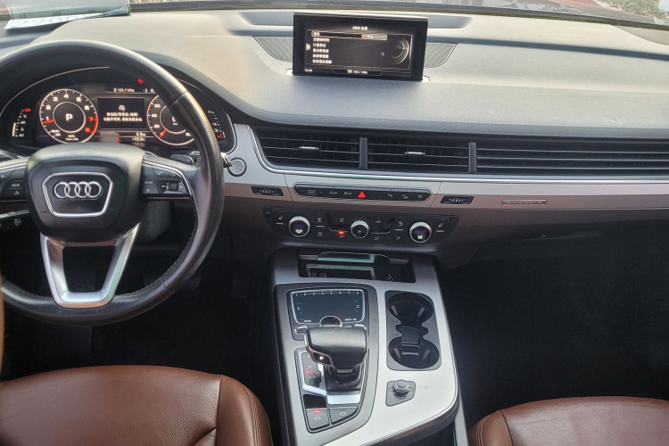 奥迪Q7 2018款 40 TFSI 舒适型中控内饰7003