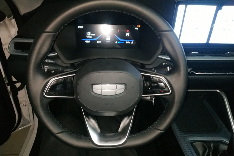 吉利汽车 帝豪 2026款 第4代 400万纪念款 1.5L 手动超越型中控内饰13