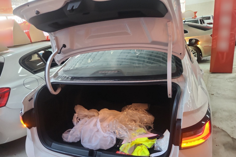 大众 朗逸 2023款 新锐 1.5L 自动新逸版机舱底盘23