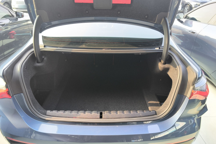 宝马4系 2022款 425i M运动曜夜套装局部细节23