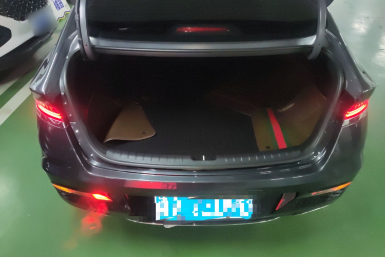 现代 菲斯塔 2019款 280TGDi 智享版 国VI机舱底盘23