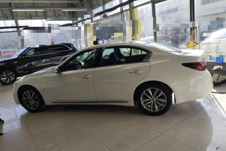 英菲尼迪Q50L 2018款 2.0T 舒适版 国VI车身外观4