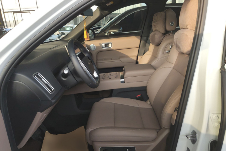 理想汽车 理想L8 2025款 Max 智能焕新版局部细节19