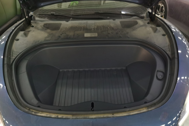 小米汽车 小米SU7 2024款 后驱标准创始版机舱底盘24