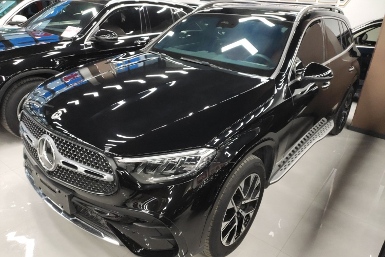 奔驰GLC 2024款  改款 GLC 260 L 4MATIC 豪华型 5座车身外观1