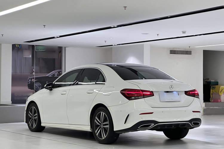 奔驰A级 2019款 A 180 L 运动轿车车身外观6004