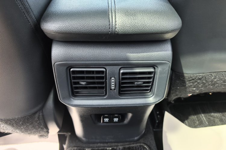 丰田 RAV4荣放 2020款 2.0L CVT四驱尊贵版中控内饰7010